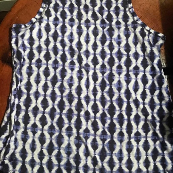 Athleta blue and white top. Size Large. - Picture 3 of 3